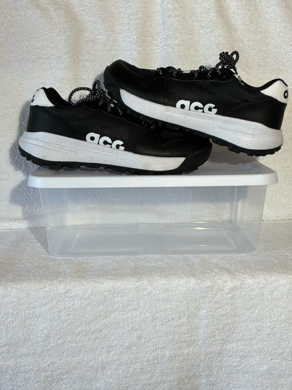87. Nike ACG Men’s 7.5 No box!